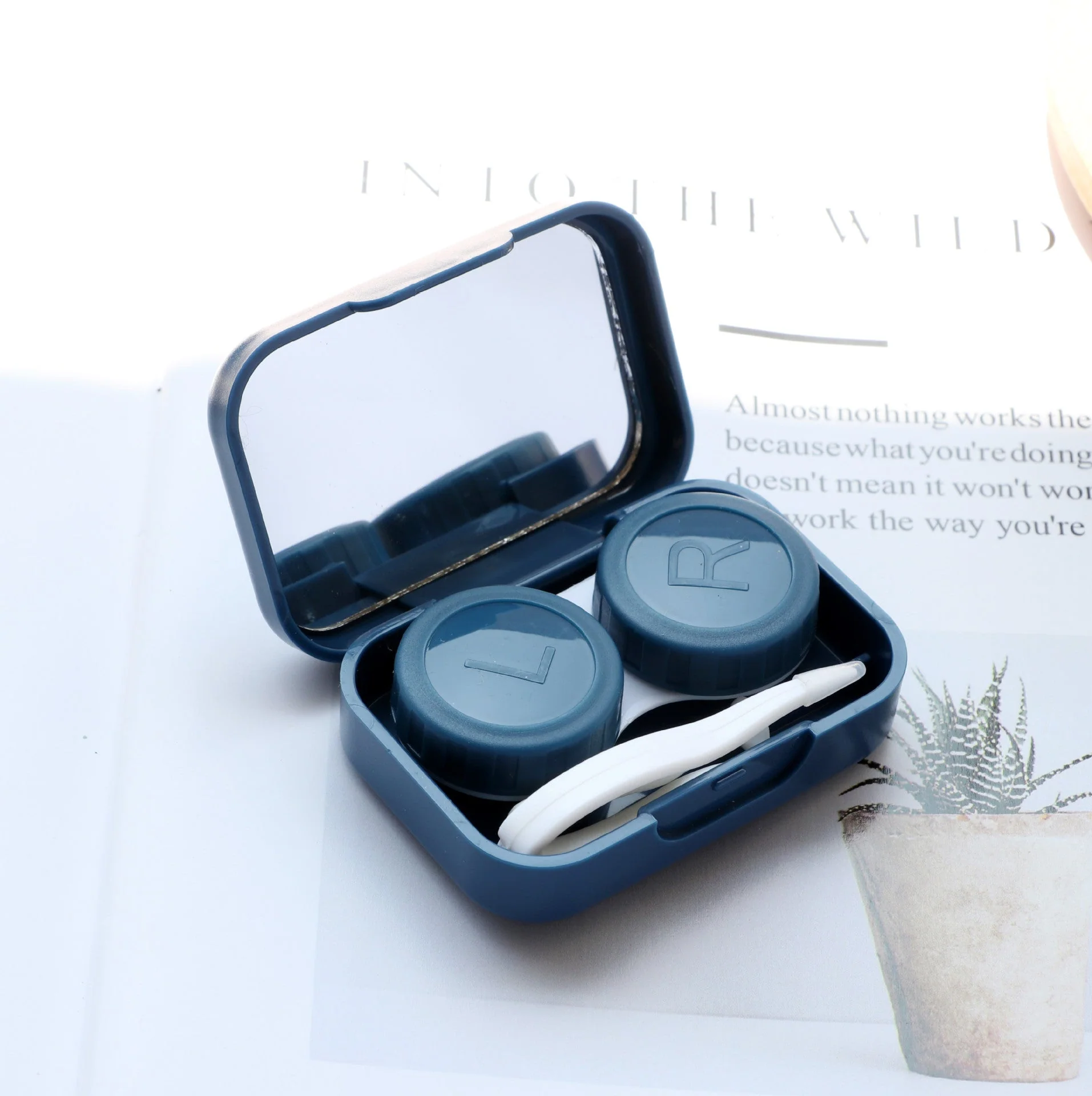 Cabinet Colored Contact Lens Case - Roseibase